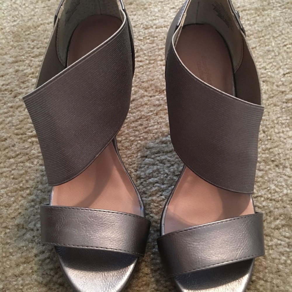 BRAND NEW Vera Wang Shoes size 7.5